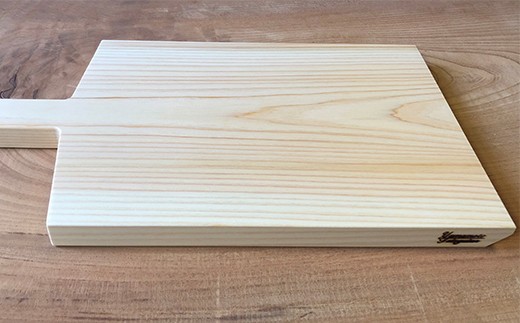 R5-032．四万十ひのきのカッティングボード(一枚板、まな板)