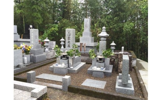 R5-485．四万十市エリアお墓掃除代行サービス〈お墓の広さ9㎡以内、年１回分作業〉
