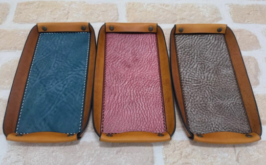 手縫いの本革「オリジナル 革トレイ」【カラー：ターコイズ】上質 職人 手作り レザー 革 牛革 革製品 レザートレイ 小物入れ 収納 インテリア シンプル おしゃれ ギフト 贈り物 高知県 四万十市 四万十 しまんと 25-0024-T