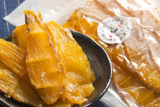 香南くろしお園のお芋で作った 選べる干し芋(シルクスイート・安納芋) 200g 平干し - 種類 国産 おやつ 和菓子 スイーツ 和スイーツ サツマイモ さつまいも 香南くろしお園 高知県 香南市 常温 ke-0012