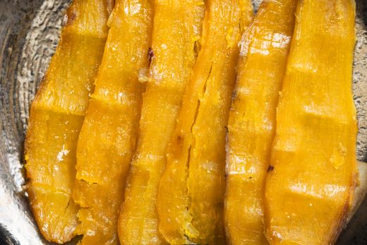 香南くろしお園のお芋で作った 選べる干し芋(シルクスイート・安納芋) 200g 平干し - 種類 国産 おやつ 和菓子 スイーツ 和スイーツ サツマイモ さつまいも 香南くろしお園 高知県 香南市 常温 ke-0012