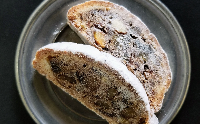 シュトレン(レギュラーサイズ) 1本 - シュトーレン お菓子 洋菓子 焼き菓子 デザート スイーツ ドライフルーツ レーズン アーモンド クルミ オレンジピール マジパン クリスマス ドイツ 菓子パン パン mongo mongo 高知県 香南市 常温 mo-0001