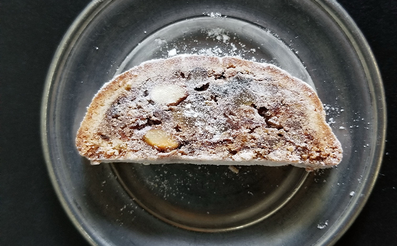 シュトレン(レギュラーサイズ) 1本 - シュトーレン お菓子 洋菓子 焼き菓子 デザート スイーツ ドライフルーツ レーズン アーモンド クルミ オレンジピール マジパン クリスマス ドイツ 菓子パン パン mongo mongo 高知県 香南市 常温 mo-0001