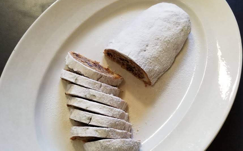 シュトレン(レギュラーサイズ) 1本 - シュトーレン お菓子 洋菓子 焼き菓子 デザート スイーツ ドライフルーツ レーズン アーモンド クルミ オレンジピール マジパン クリスマス ドイツ 菓子パン パン mongo mongo 高知県 香南市 常温 mo-0001