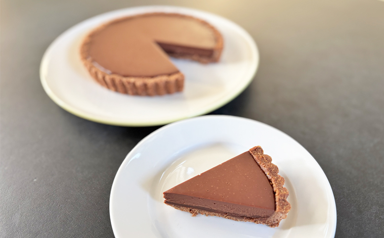 タルトショコラ(チョコレートのタルト) 18cm・6号サイズ - スイーツ 洋菓子 焼き菓子 デザート ケーキ お菓子 おかし チョコ ショコラ mongo mongo 高知県 香南市 冷凍 mo-0003