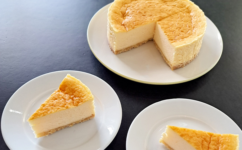 チーズケーキ 6号サイズ 1/2分 5カット - スイーツ 洋菓子 焼き菓子 デザート ケーキ お菓子 おかし ベイクドチーズケーキ クリームチーズ 個包装 mongo mongo 高知県 香南市 冷凍 mo-0005