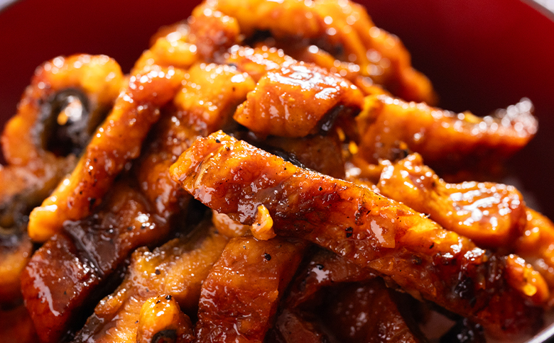 きざみうなぎ 100g 3袋 計300g 高知県産うなぎ使用 - 高知県産うなぎ使用 - 国産 養殖 鰻 ウナギ 海鮮 魚介 蒲焼き かな焼き カット 真空パック 小分け 湯銭 フジ物産 高知県 香南市 冷凍 fb-0197