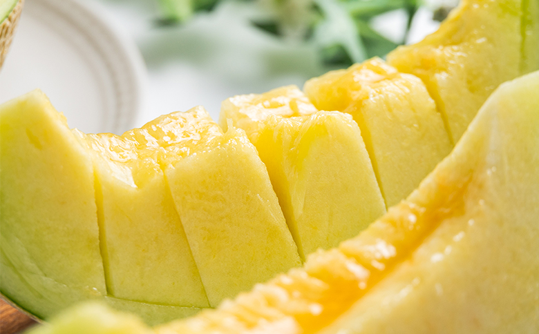 【2027年2月中旬発送開始】マスクメロン イチゴセット - 果物 青果 フルーツ メロン デザート 濃厚 いちご 苺 あまえくぼ さちのか 紅ほっぺ べにほっぺ 訳あり 訳アリ ご家庭用 家庭用 自宅用 不揃い 小傷 やすらぎ市 高知県 香南 冷蔵 yr-0110