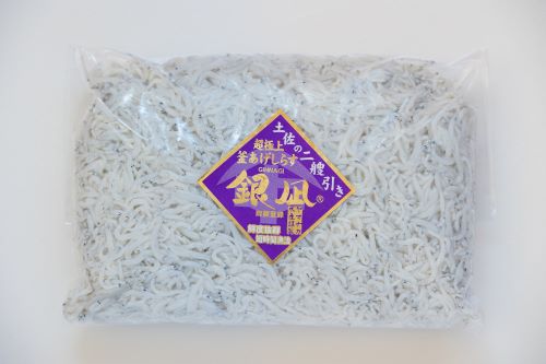 定期便 12か月 極上釜揚げしらす「銀凪」350g×3袋（約1kg）合計12.5kg以上 - 小魚 さかな シラス かまあげ 魚介 シーフード 特産品 海産物 新鮮 ご飯のお供 おつまみ 国産 海の幸 小分けパック ヤマナカ水産 高知県 香南市 冷凍 Wym-0013