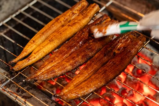 うなぎ 定期便 3回 うなぎ蒲焼き120g 2尾(無頭) 魚介 国産 海鮮 魚 かばやき 鰻 ウナギ 惣菜 おかず お手軽 加工品 加工食品 冷凍 Wun-0024