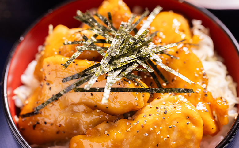 【鶏肉 もも肉 むね肉セット】土佐はちきん地鶏 もも肉・むね肉 合計1kg セット 室戸海洋深層水塩付 - 国産 精肉 鶏肉 鶏 肉 むね もも ムネ肉 モモ肉 セット 小分け カット BBQ アウトドア あぐりーど 高知県 香南市 冷凍 地鶏 ジドリ ｼﾞﾄﾞﾘ はちきん地鶏 ad-0005