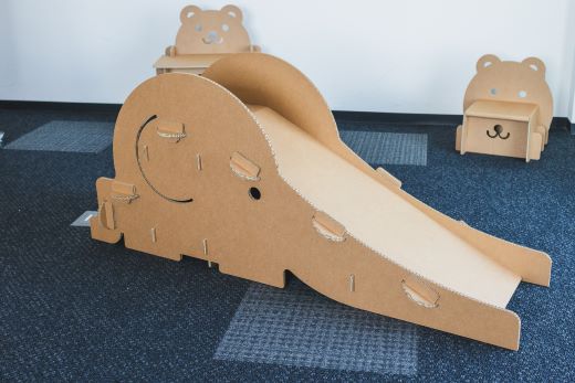 ぞうさん滑り台 １個 茶色 - 日本製 ダンボール 段ボール 遊具 すべり台 おもちゃ 玩具 プレゼント 贈り物 子供 子供用 子ども こども 孫 幼児 家具 リサイクル お絵描き 組み立て タケナカダンボール 高知県 香南市 ta-0085