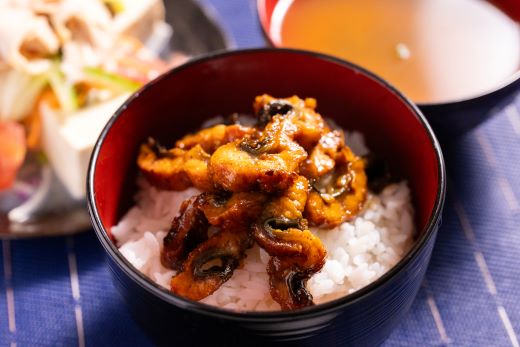 【12回定期便】国産 きざみうなぎ蒲焼き 5袋 たれ・山椒付き 合計60袋 Wss-0055