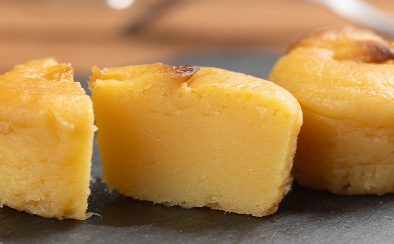 しまんと焼き蜜芋 ４個 - 個包装 箱入り お菓子 和洋菓子 おかし スイーツ おやつ デザート お茶請け お茶うけ さつまいも サツマイモ しっとり なめらか 贈答用 ギフト お取り寄せ 菓子工房コンセルト 高知県 香南市 常温 kn-0032