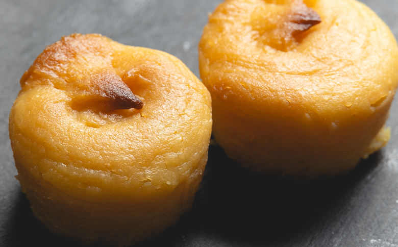 しまんと焼き蜜芋 ４個 - 個包装 箱入り お菓子 和洋菓子 おかし スイーツ おやつ デザート お茶請け お茶うけ さつまいも サツマイモ しっとり なめらか 贈答用 ギフト お取り寄せ 菓子工房コンセルト 高知県 香南市 常温 kn-0032