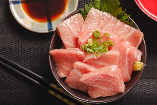 本マグロ 養殖大トロ 計約500g 2冊 - 鮪 まぐろ 寿司 刺身 海鮮丼 漬け丼 カルパッチョ おつまみ 海産物 魚介 海の幸 高知県 香南市 oo-0018