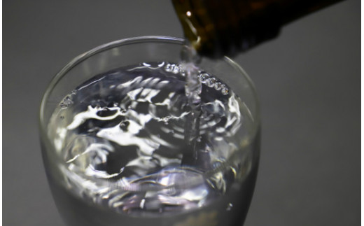 日本酒 辛口 豊能梅 特別純米酒 土佐金蔵 深海酵母仕込 1.8L×2本【受賞酒】 - 国産 高知県産 セット さけ お酒 深海酒 アルコール 晩酌 ギフト プレゼント 贈り物 自分用 記念日 お酒好き 酸味 辛口 15度 15% 高知県 香南市 常温 gs-0148