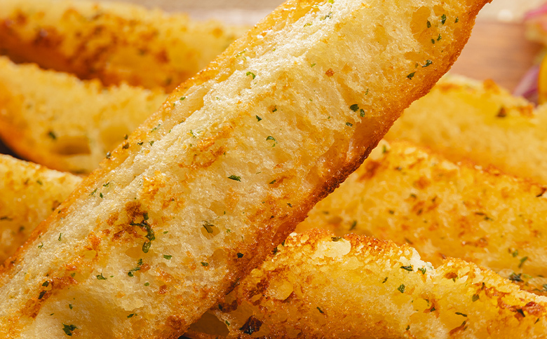 濃厚な香りがたまらない！ガーリックトースト 10本セット - 送料無料 パン ぱん ハードパン バゲット バケット 食品 朝食 昼食 夕食 夕飯 にんにく ニンニク おやつ おつまみ 夜食 美味しい おいしい お手軽 焼くだけ カリカリ サクサク 食感 手土産 ギフト 贈り物 贈答用 贈答品 プレゼント 自宅用 ご家庭用 おもてなし 小腹  お祝い 御祝い 内祝い 御礼 お礼 お取り寄せ おとりよせ グルメ アレンジ のうこう 高知県 香南市 冷凍 tb-0008