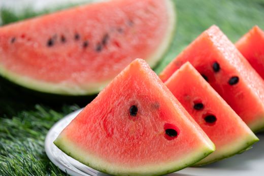 【ブランドスイカ】ルナ・ピエナスイカ（中玉） 1玉 【発送開始】 〈ざわつく！金曜日〉に取り上げられました！ yu-0014