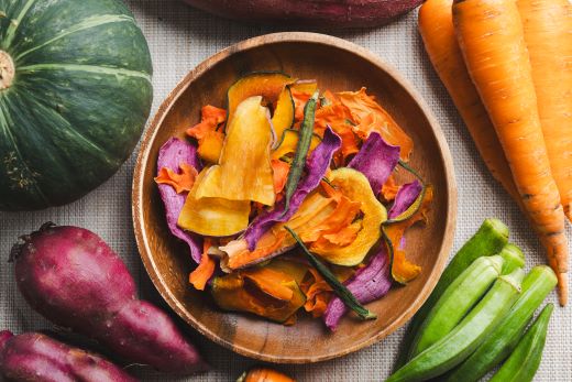 野菜チップス 6袋 紫いもチップス 1袋 サツモイモチップス 1袋 合計8袋(210g)  - やさい お菓子 おかし おやつ ちっぷ お野菜 詰合せ ヘルシー ノンフライ 揚げない パリパリ食感 芋 さつま芋 人参 かぼちゃ 南瓜 食物繊維 国産 香南くろしお園 ke-0003