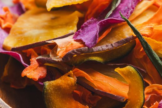 野菜チップス 6袋 紫いもチップス 1袋 サツモイモチップス 1袋 合計8袋(210g)  - やさい お菓子 おかし おやつ ちっぷ お野菜 詰合せ ヘルシー ノンフライ 揚げない パリパリ食感 芋 さつま芋 人参 かぼちゃ 南瓜 食物繊維 国産 香南くろしお園 ke-0003