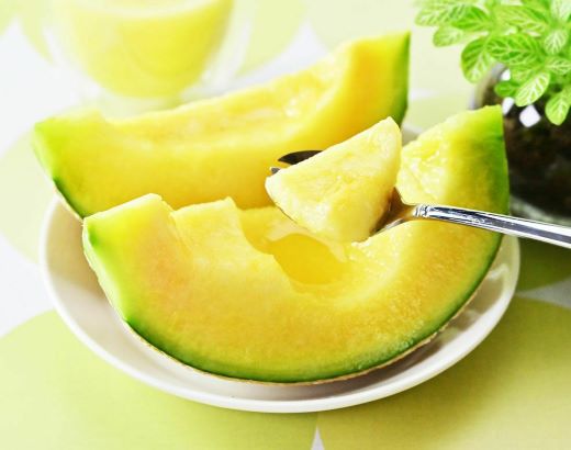 【先行予約受付】メロン 赤肉 青肉 家庭用 2玉 高級 雅&妃 マスクメロン 各１玉 tn-0026