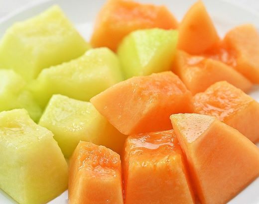 【先行予約受付】メロン 赤肉 青肉 家庭用 2玉 高級 雅&妃 マスクメロン 各１玉 tn-0026