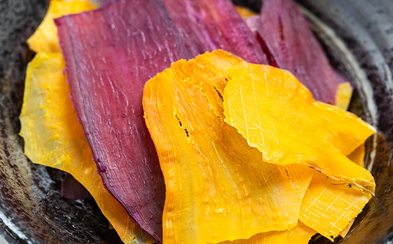 さつまいもと紫いものミックスチップス 計40g 10g 4袋 - お菓子 おかし おやつ スナック菓子 お茶請け おつまみ チップス 野菜チップス サツマイモ さつま芋 薩摩芋 香南くろしお園 高知県 香南市 常温 ke-0027