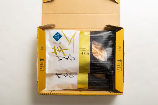 【土佐藩御用菓子舗】芋けんぴ 土佐天日塩 2袋 計300g - 国産 芋ケンピ 芋 いも さつまいも サツマイモ お菓子 おやつ お茶請け 和菓子 西川屋 高知県 香南市 常温 nk-0017