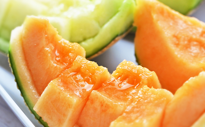 【先行予約受付】メロン 赤肉 青肉 家庭用 2玉 高級 雅&妃 マスクメロン 各１玉 tn-0026