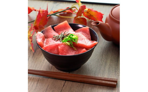〜四国一小さなまち〜 天然マグロ切り落とし 2kg 4ヶ月定期便 まぐろ 鮪 スライス 刺身 刺し身 さしみ 魚 魚介 海鮮 海鮮丼 寿司 海の幸 おかず おつまみ 惣菜 簡単 時短 おいしい