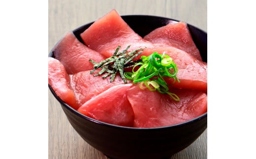 〜四国一小さなまち〜 天然マグロ切り落とし 2kg 6ヶ月定期便 まぐろ 鮪 スライス 刺身 刺し身 さしみ 魚 魚介 海鮮 海鮮丼 寿司 海の幸 おかず おつまみ 惣菜 簡単 時短 おいしい