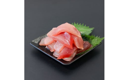 〜四国一小さなまち〜 天然マグロ（赤身・中トロ 各1kg）4ヶ月定期便 まぐろ 鮪 中とろ 刺身 刺し身 さしみ 魚 魚介 海鮮 海鮮丼 寿司 海の幸 おかず おつまみ 惣菜 おいしい