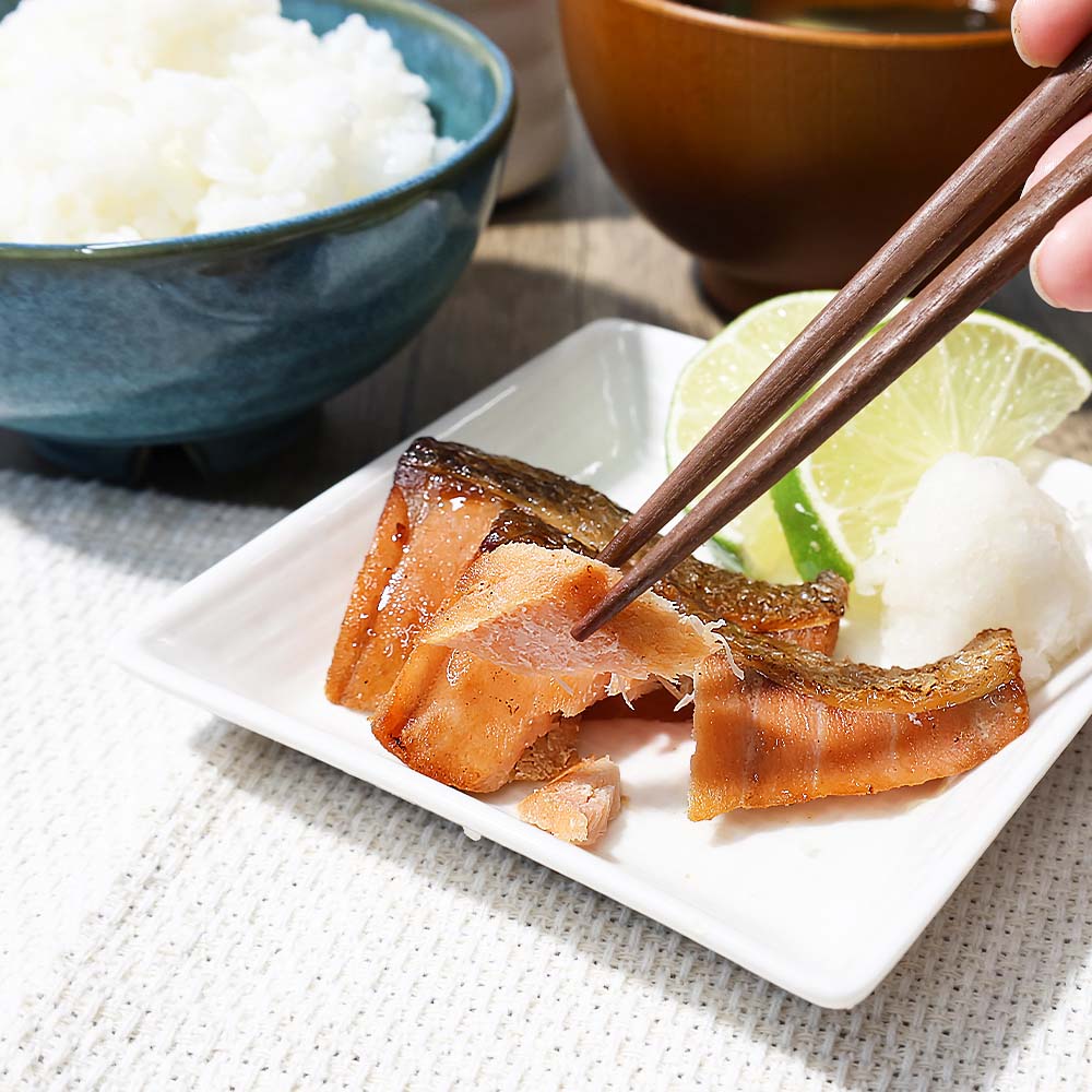 焼き塩鮭 20袋 1袋50g さけ サケ 秋鮭 焼魚 焼き魚 レンジ 魚 魚介類 海鮮 国産 簡単 時短 おかず おつまみ 和食 惣菜 食品 お取り寄せ ごはんのお供 お酒のあて