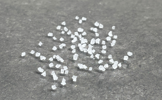 田野屋紫蘭の完全天日塩 清流安田川が育む土佐の海と太陽で育てた｢コクと余韻｣大粒100g×3個 田野屋紫蘭 塩 完全 天日塩 セット コクと余韻 大粒 100g 3袋 しお 荒塩 あら塩 食塩 詰め替え ミネラル 土佐 高知県 安田町 TN-02