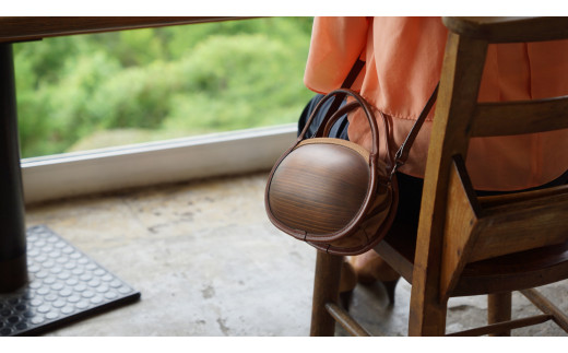 monacca-bag/ishikoroブラウン 木製バッグ