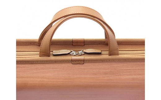 monacca-bag/kakuタンニン 高知県 馬路村 おしゃれな木製ビジネスバッグ です。贈り物にも【293】