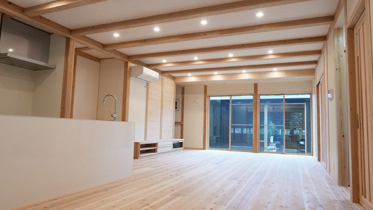 本山町『ショールーム「宮の前ヴィレッジ」』宿泊券　1泊2日