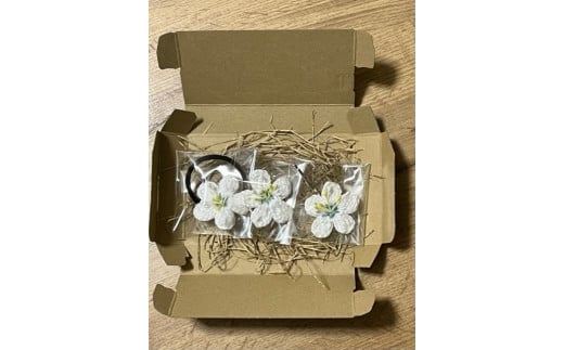 朝ドラらんまんモデル 牧野博士が愛した花 バイカオウレンのアクセサリー3種 ヘアゴム ヘアピン ブローチ 3個（各1個）