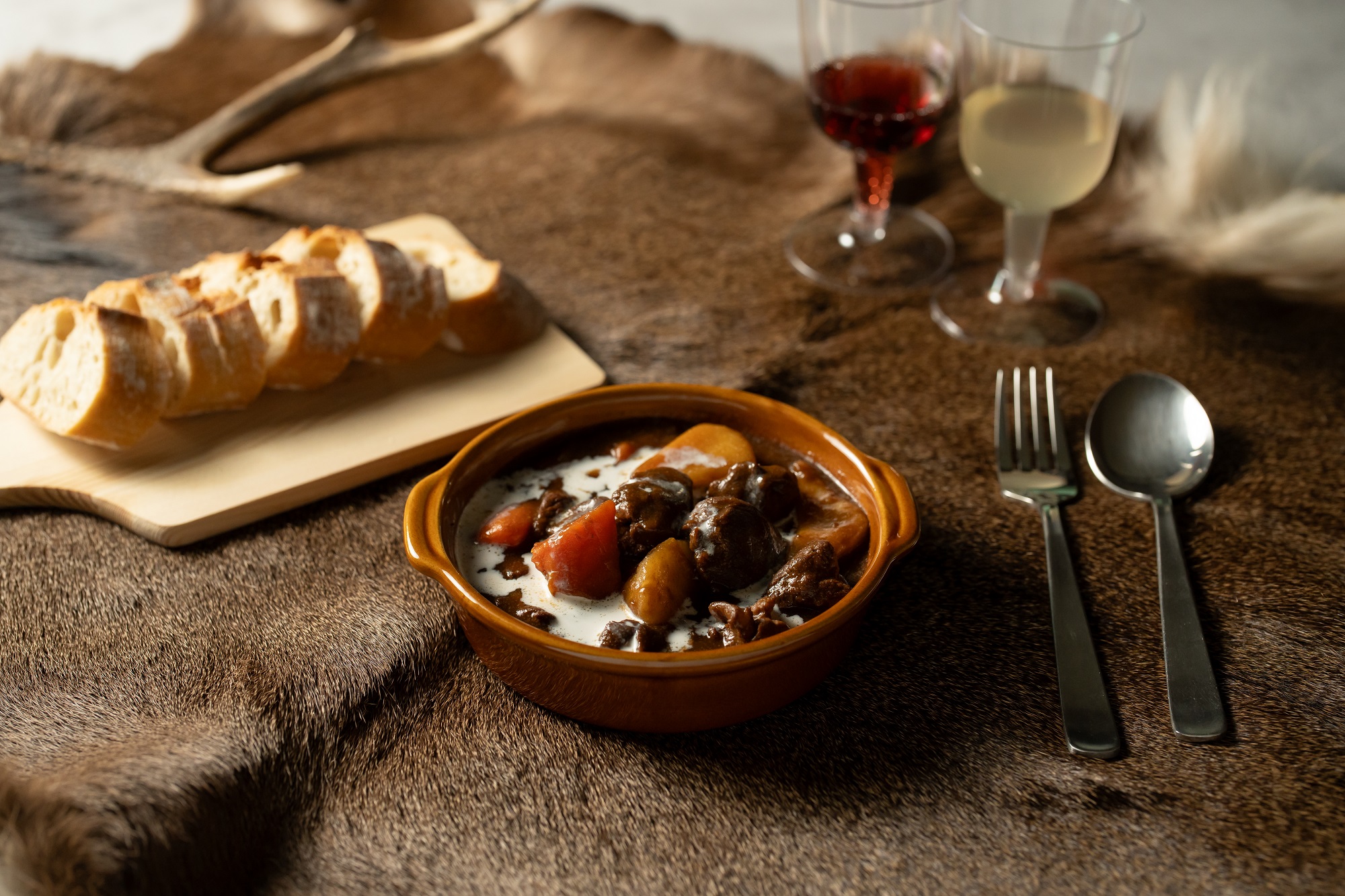 蝗帛嵜繧ォ繝ォ繧ケ繝医ョ鮗薙〒閧イ縺」縺滄ケソ繝「繝「閧会シ400gテ3Pシ峨繧ク繝薙お 縺頑焔霆ス 縺翫▽縺セ縺ソ 鮖ソ 繧キ繧ォ 迯」 雍育ュ