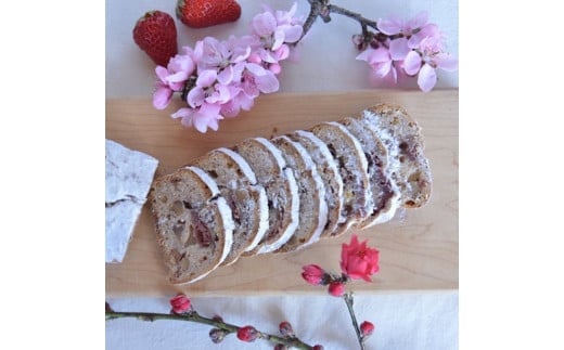 【年３回】四万十の季節の素材をぜいたくに使用した春夏冬シュトーレン（３、７、１２月お届け）冬 クリスマス プレゼント スイーツ お菓子 ケーキ パン 　カゴノオト／Sikg-Z08