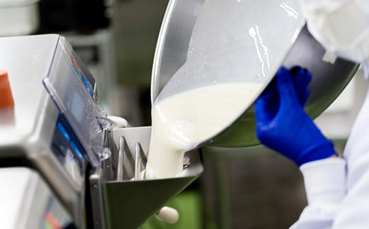 搾りたて生乳仕込みの濃厚ミルクアイス　フレッシュみるく6個セット Qak-A32