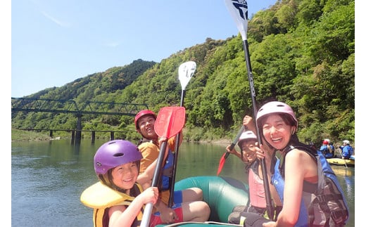 【貸切オーダーメイド】四万十川の絶景と急流を体験！四万十川プライベートラフティングツアー　大人2名『昼食付／最大6時間』　Mng-02
