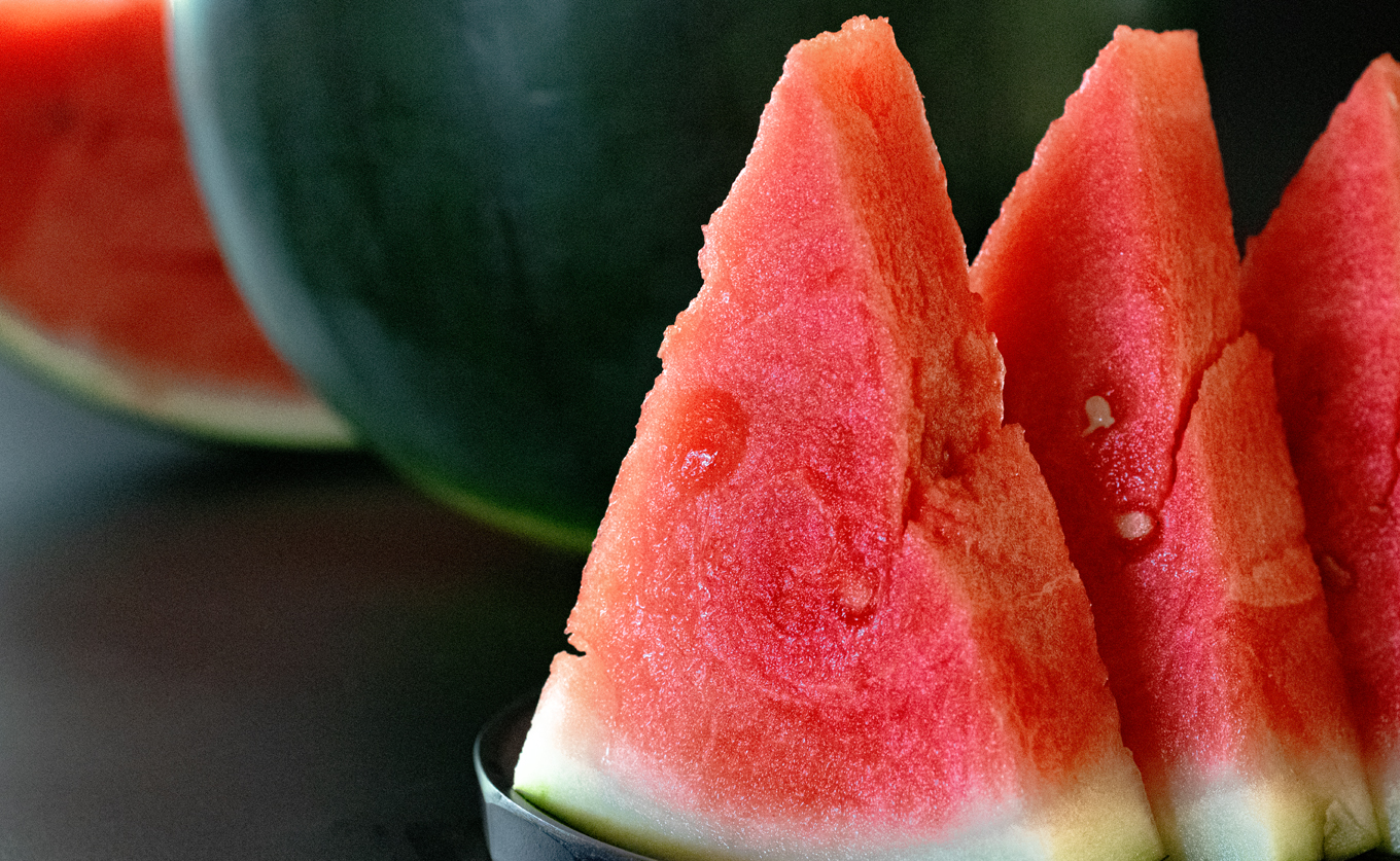 朝採れ すいか 2玉 大玉スイカ （6kg以上） 【先行予約 7月中旬頃より発送】 甘い あまい スイカ 西瓜 紅まくら ブラックジャック 種なし 新鮮 旬 果物 フルーツ 野菜 朝穫り 期間限定 夏ギフト お中元 兼松農園 高知県  大月町産