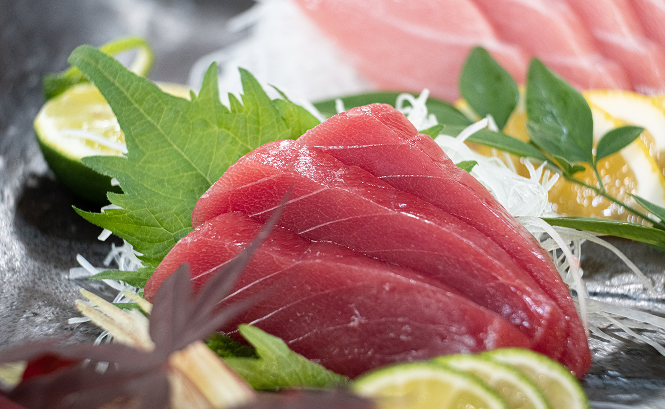 【訳アリ】養殖本マグロ 赤身 3kg 黒潮本まぐろ｜大容量 不定貫 不揃い 刺身用 業務用 養殖まぐろ 最優秀賞受賞 日本一 配達日指定可 本まぐろ まぐろ 鮪 訳あり ワケあり たっぷり 小分け 丼 寿司 海鮮 魚 柵 産地直送 高知県 大月町