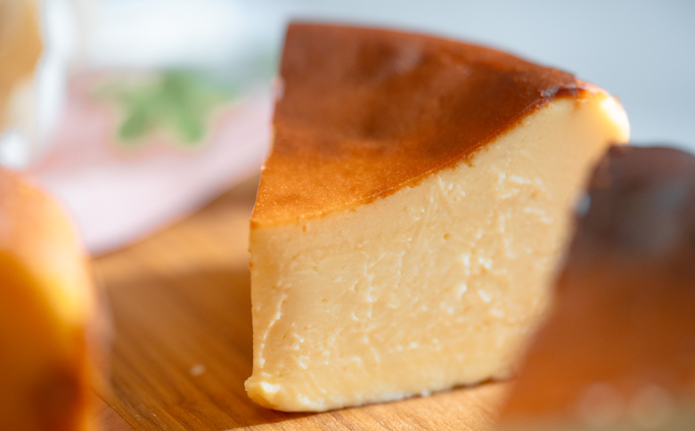 濃厚 バスクチーズケーキ 12cm｜ご褒美 スイーツ ギフト 贈り物 クリーミー しっとり チーズ ケーキ 甘さ控えめ 絶品 洋菓子 デザート 大人 人気 手作り 濃厚チーズケーキ 高知県 大月町