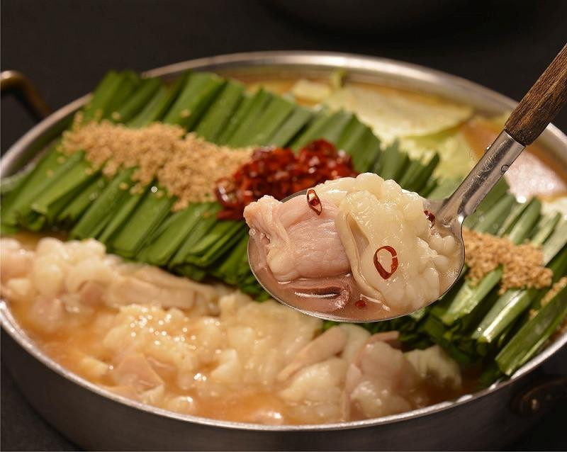 【もつ鍋専門店 笑楽】和牛もつ鍋セット2～3人前しょうゆ味（柚子胡椒付き）