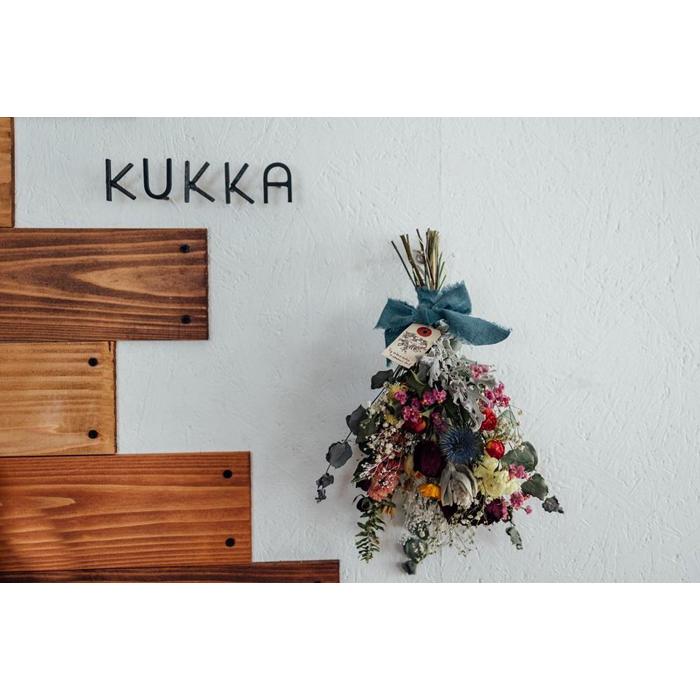 福岡市で製作したドライフラワースワッグ（レッドブーケS）