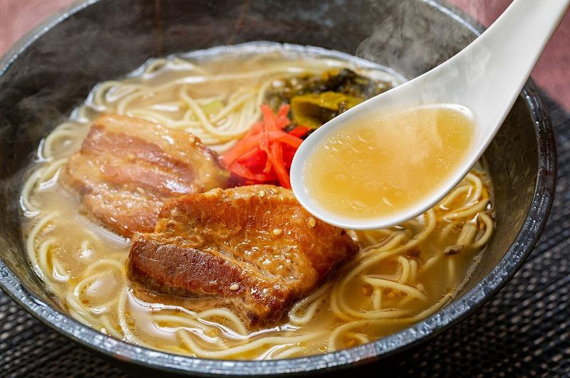 ラーメン 新・厚切り角煮入り博多ラーメン 5個セット（とんこつ×3 / とんこつ味噌×2 ） | 博多ラーメン 豚骨ラーメン らーめん 拉麺 豚骨 とんこつ みそ 具材付き 細麺 ギフト 中華そば 人気 福岡市 福岡 博多 九州 ご当地グルメ お取り寄せグルメ