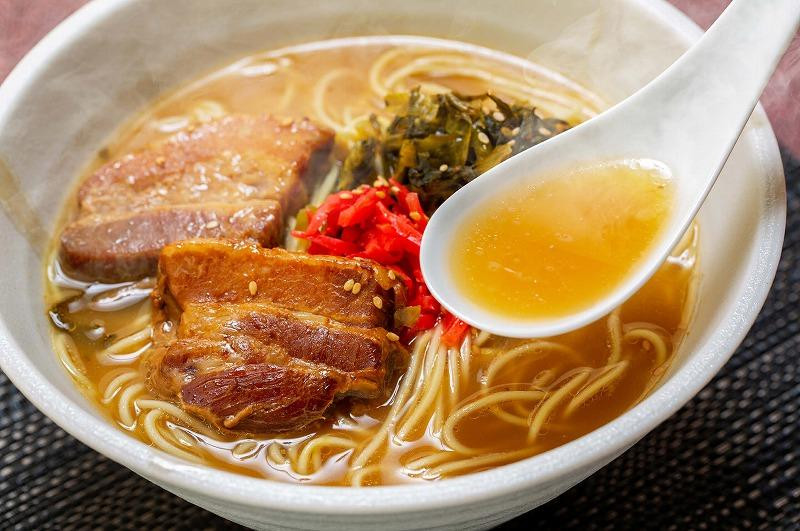 ラーメン 新・厚切り角煮入り博多ラーメン 5個セット（とんこつ×3 / とんこつ味噌×2 ） | 博多ラーメン 豚骨ラーメン らーめん 拉麺 豚骨 とんこつ みそ 具材付き 細麺 ギフト 中華そば 人気 福岡市 福岡 博多 九州 ご当地グルメ お取り寄せグルメ